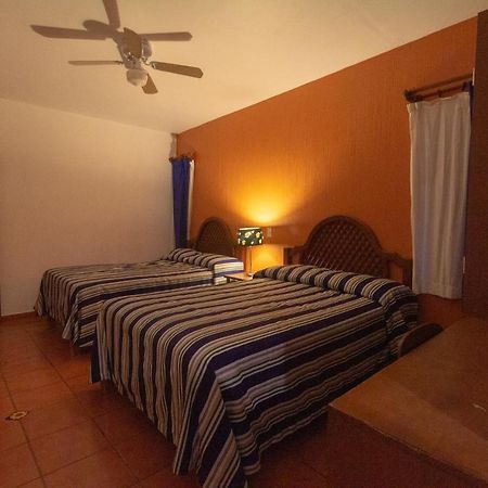 Hotel Degollado Екстериор снимка