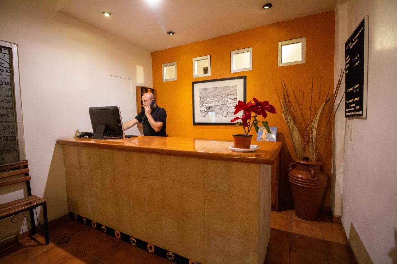 Hotel Degollado Екстериор снимка