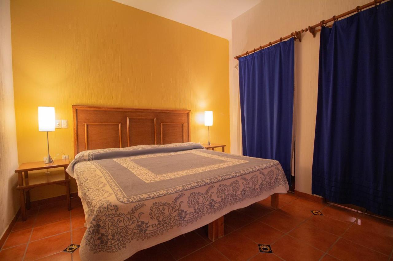 Hotel Degollado Екстериор снимка
