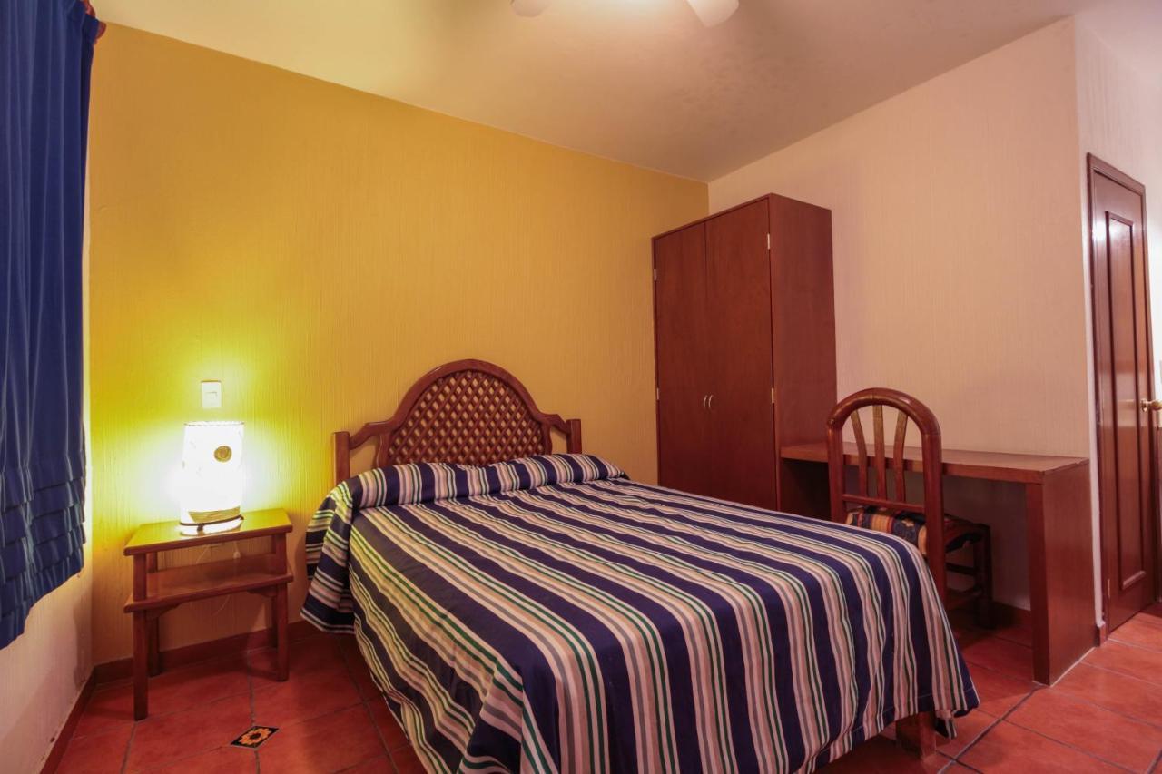 Hotel Degollado Екстериор снимка